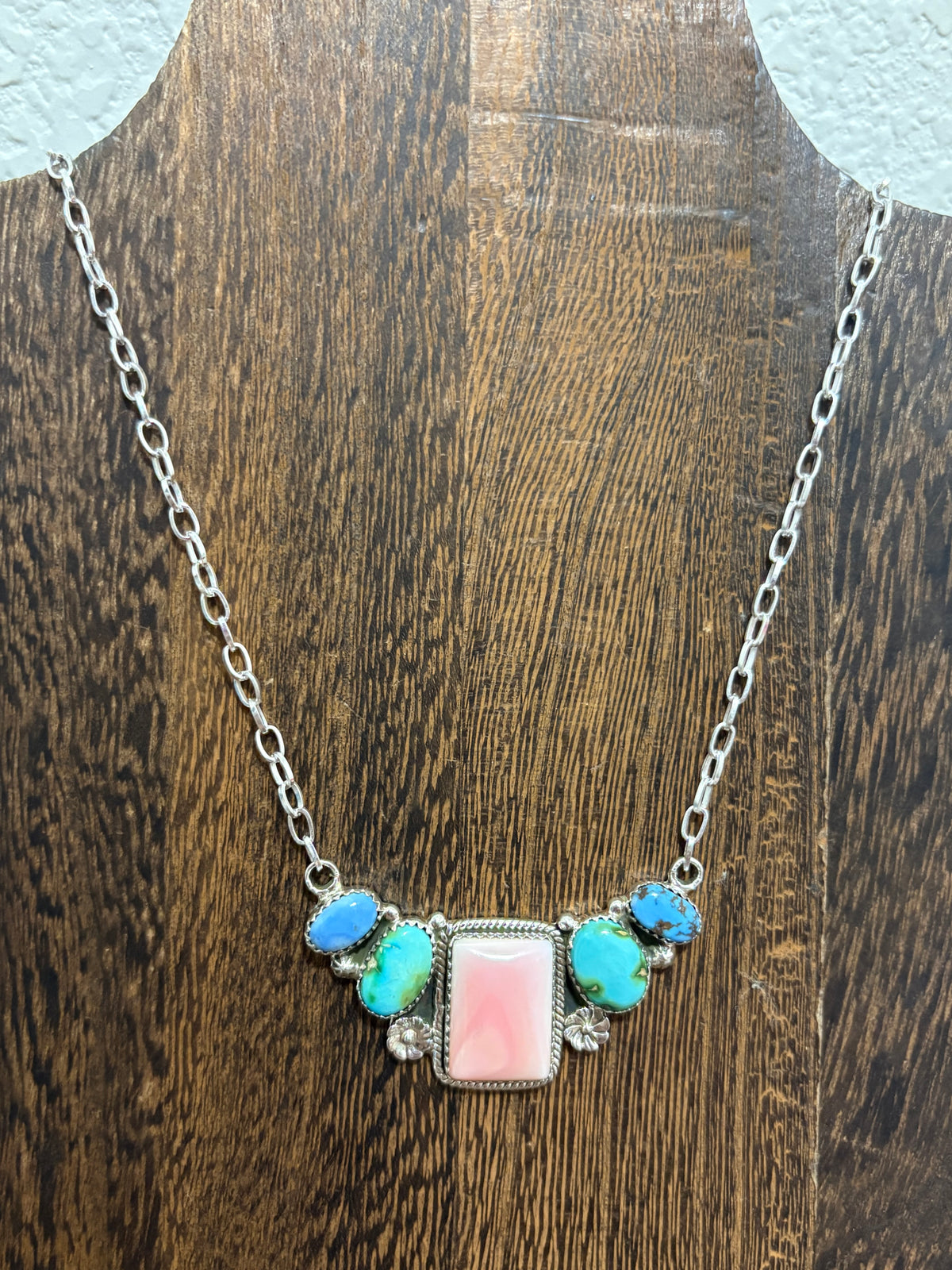 XL Golden Hills, Sonoran Gold, & Pink Conch 5 Stone Bar Necklace