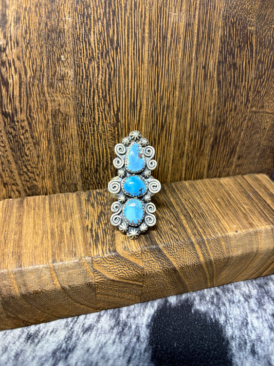 Golden Hills 3 Stone Detail Ring