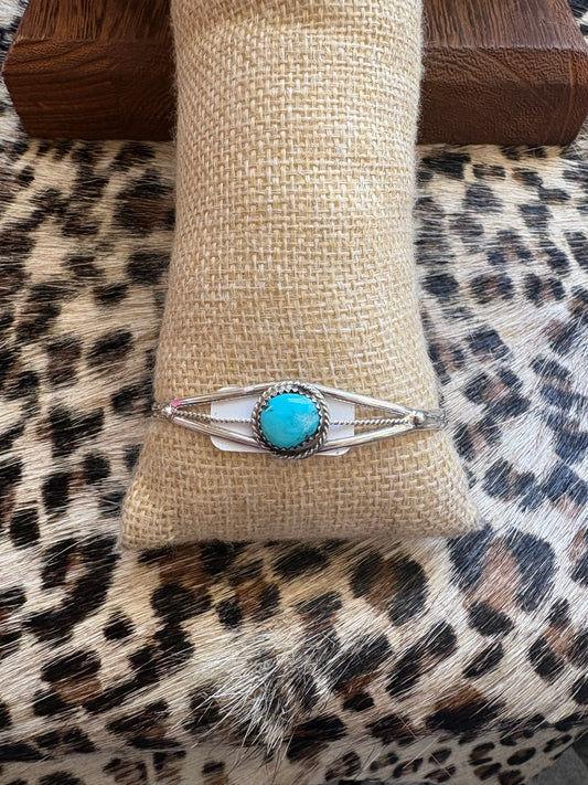 Navajo Handmade Kingman Sine Stone Cuff