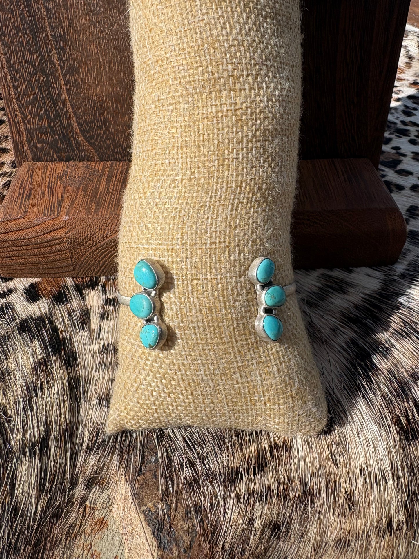 Kingman 6 Stone Floater Cuff
