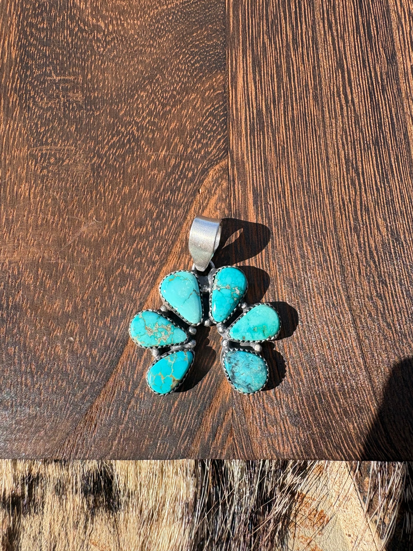 Sierra Bella Large Naja Pendant