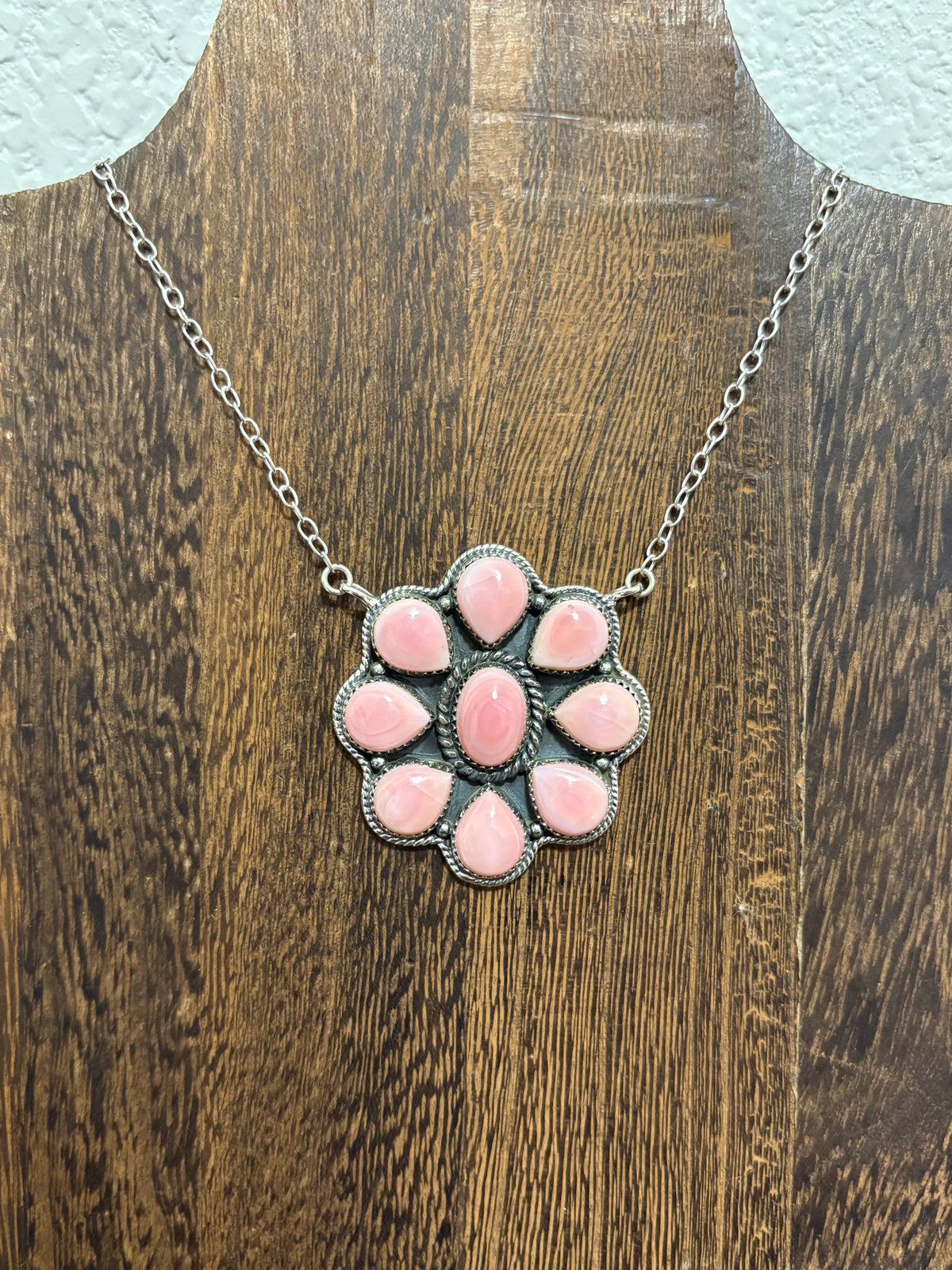 STATEMENT Pink Conch Cluster Necklace