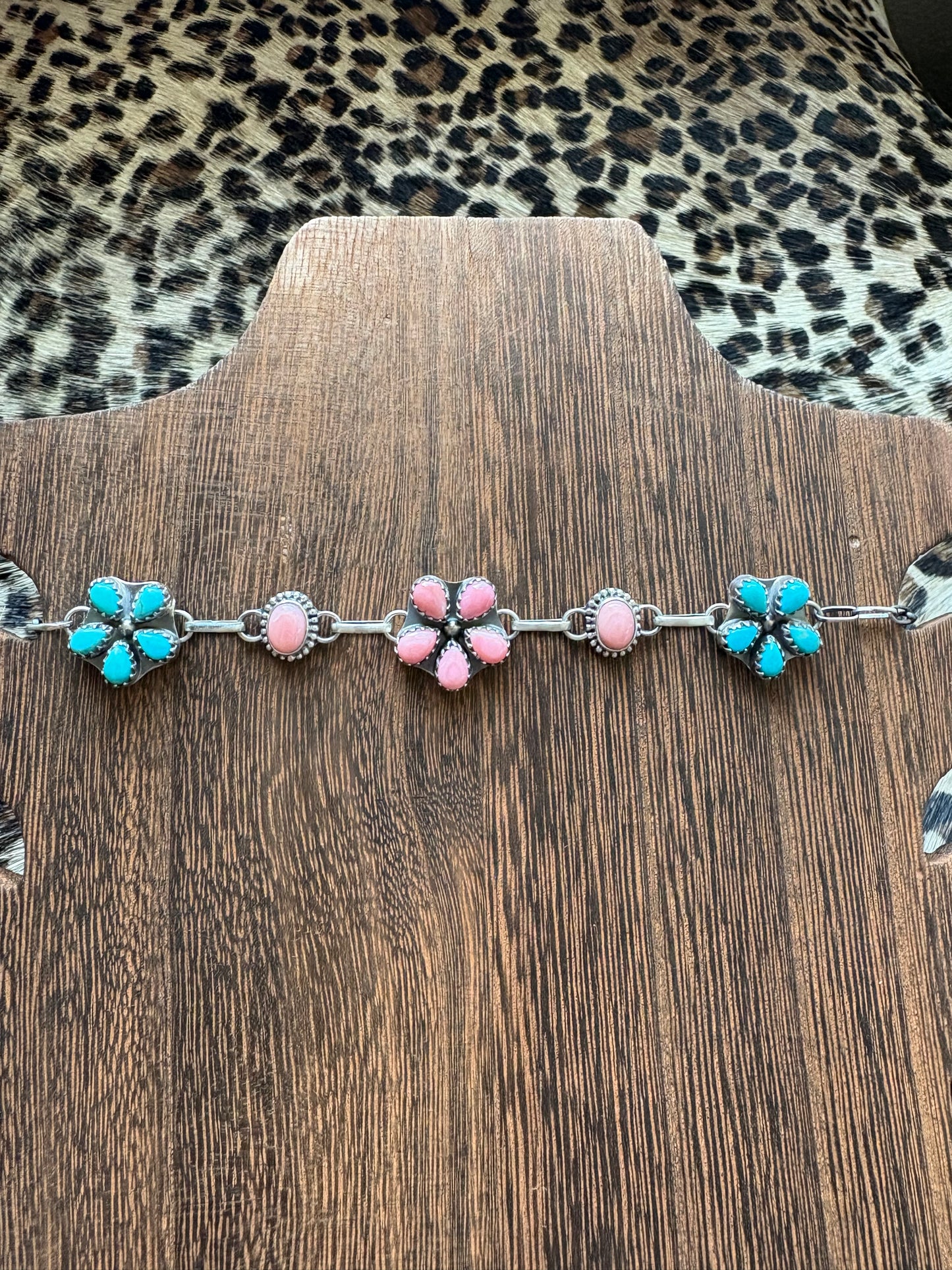 Kingman & Pink Conch Cluster Choker