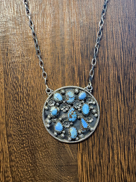 XL Golden Hills Circle Geometric Necklace