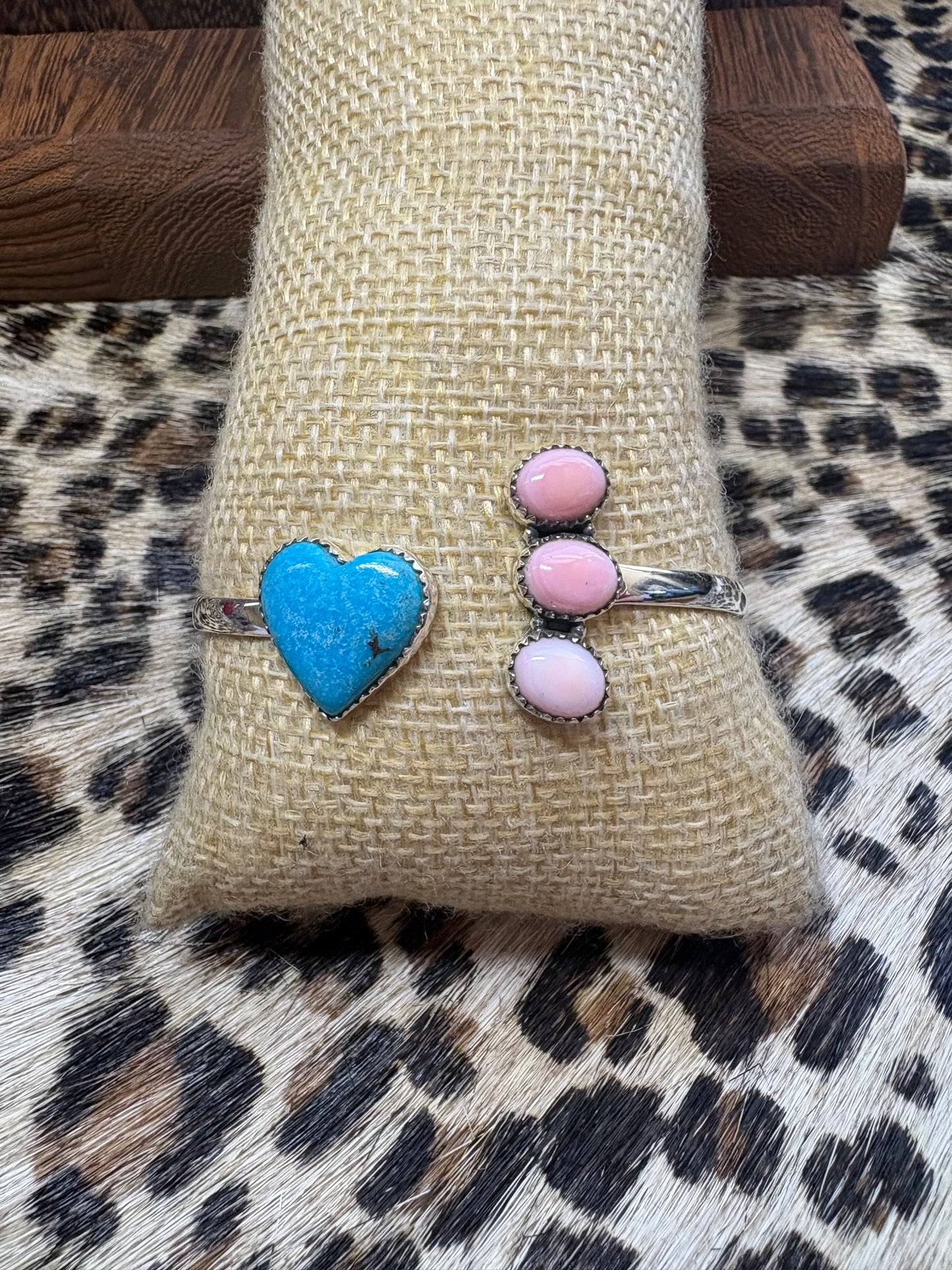 Kingman Heart & Pink Conch 3 Stone Floater Cuff