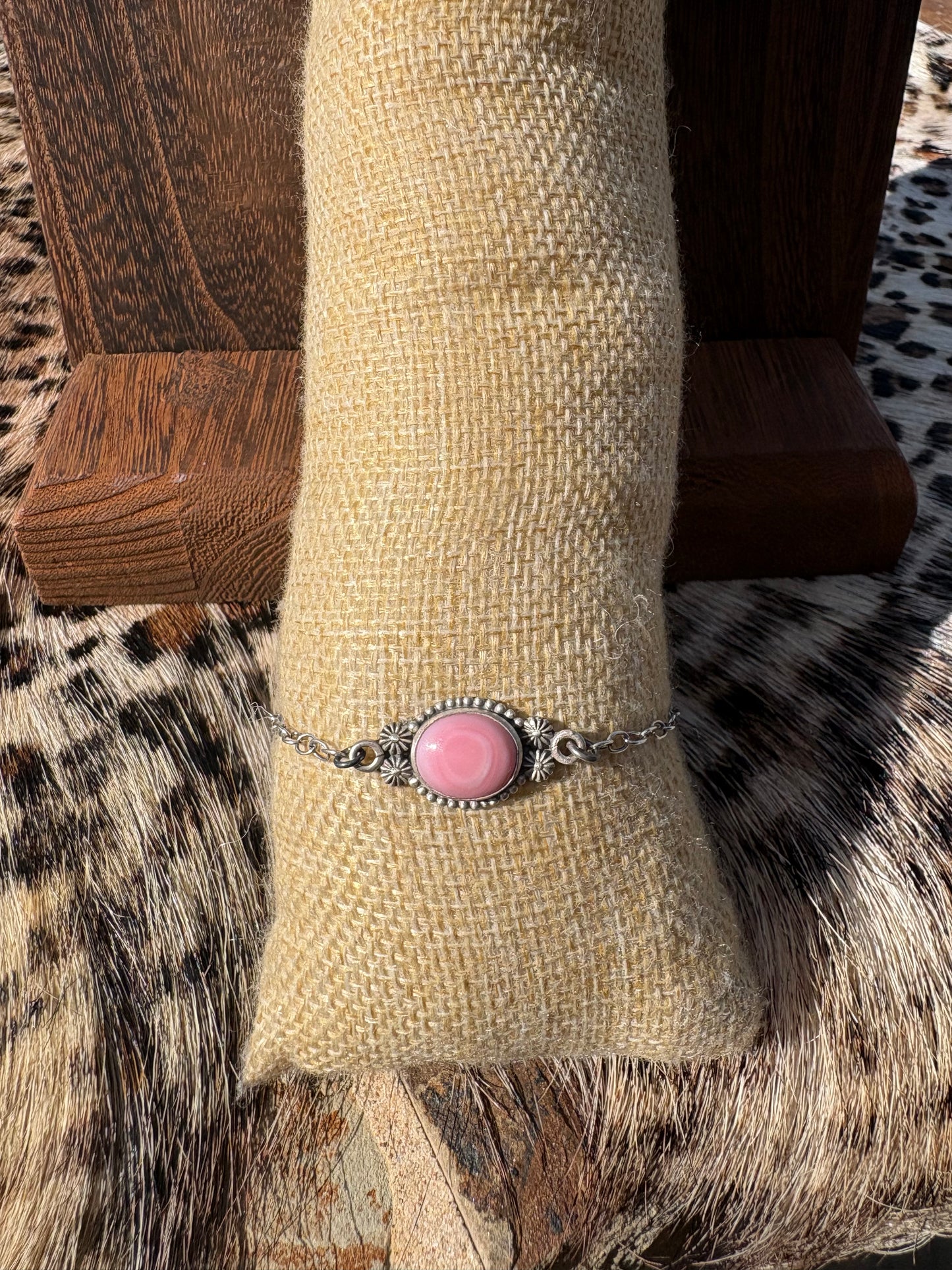 Pink Conch Clasp Bracelet