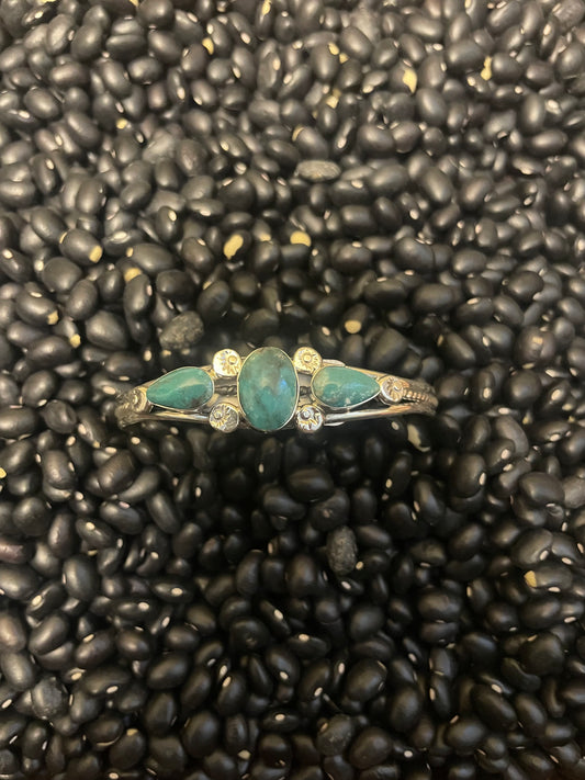 Navajo Handmade Kingman Turquoise Cuff