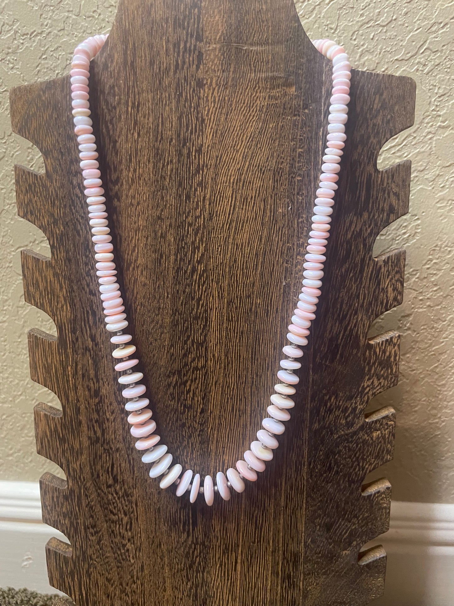 20" Pink Conch Graduated Statement Necklace